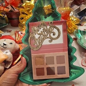 Christmas Eyeshadow Palette with Gold Merry Christmas Sign Gift Set